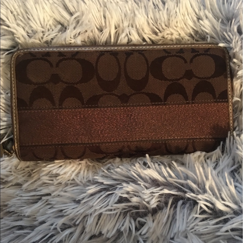 ⭐️ Dark Brown Coach Wallet • like new! ⭐️